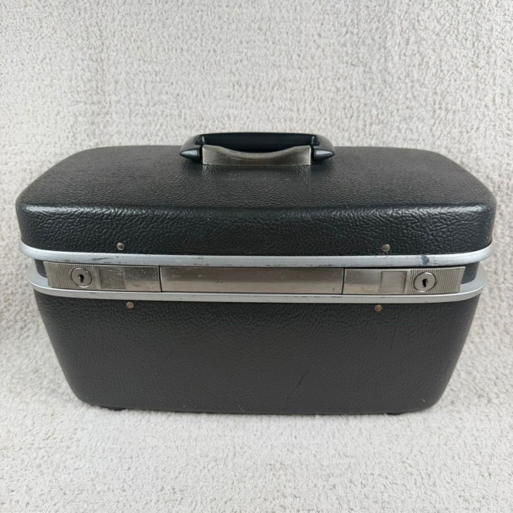 Vintage Royal Traveller Black Hard Shell Train Case Makeup Vanity Luggage Mirror